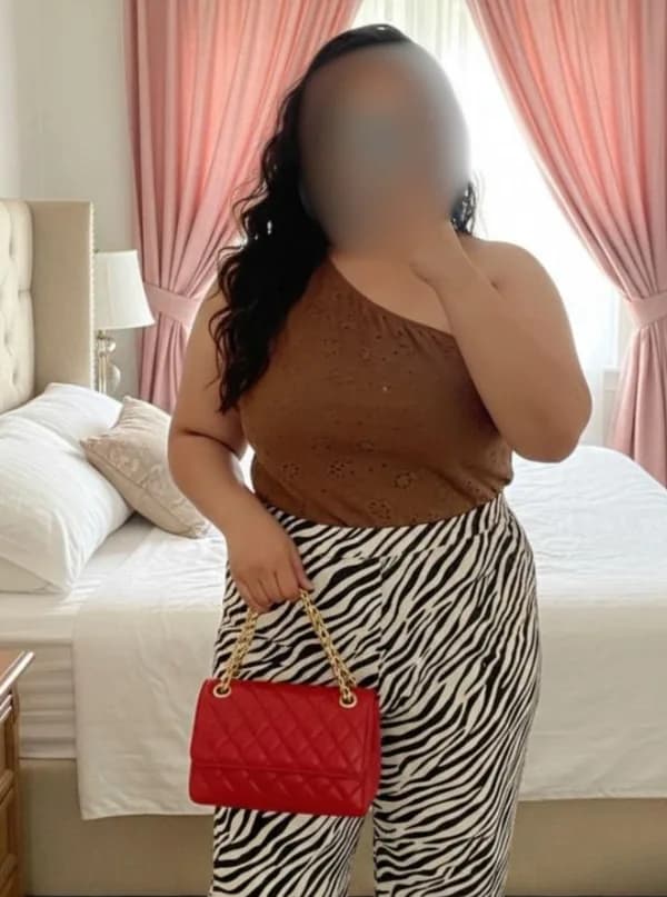 Client's own photo in her outfit, face hidden